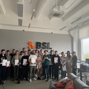 Наши резиденты проходят стажировку в IT-компании BSL - КИБЕРшкола программирования для детей, компьютерные курсы для школьников, начинающих и подростков - KIBERone г. Ямное