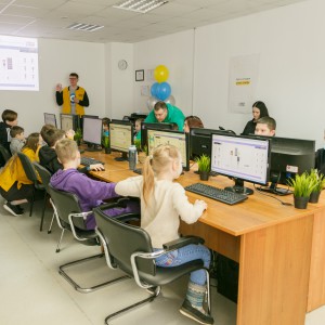 Новый класс в развлекательном центре города Томска! Скоро открытие! - КИБЕРшкола программирования для детей, компьютерные курсы для школьников, начинающих и подростков - KIBERone г. Ямное